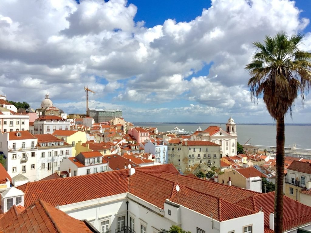 Lisbon in a day - Alfama disctrict seen from above