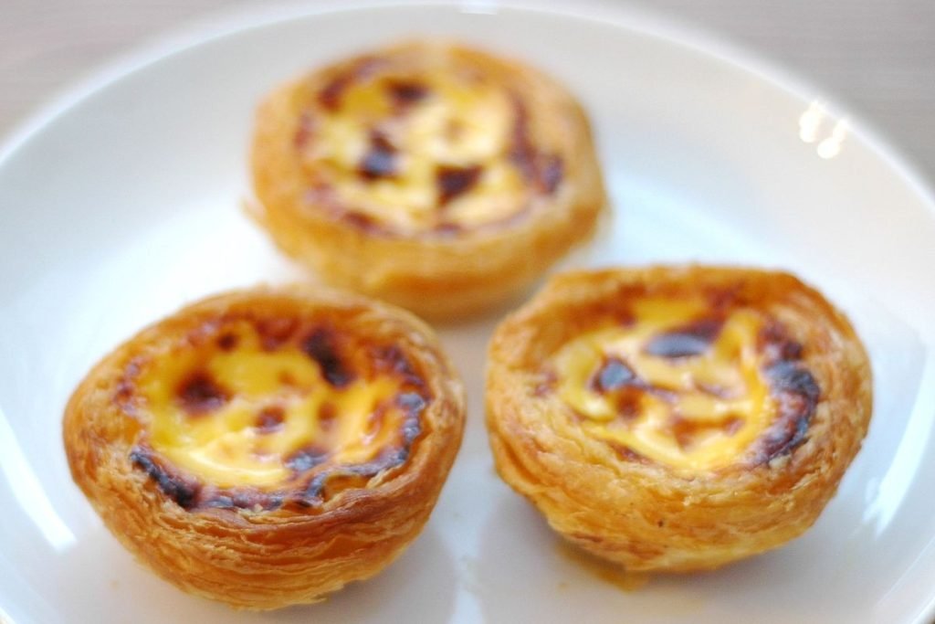 Lisbon in a day - pasteis de nata in the alfama district