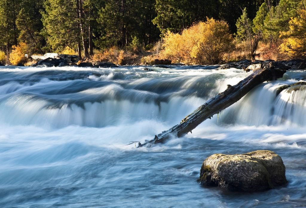 Hiking trails along Deschutes River offer some incredible scenery