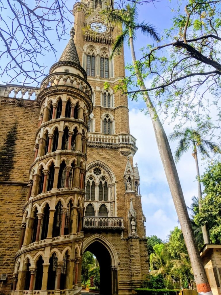 Rajabhai clock tower a must see for every Mumbai Itinerary