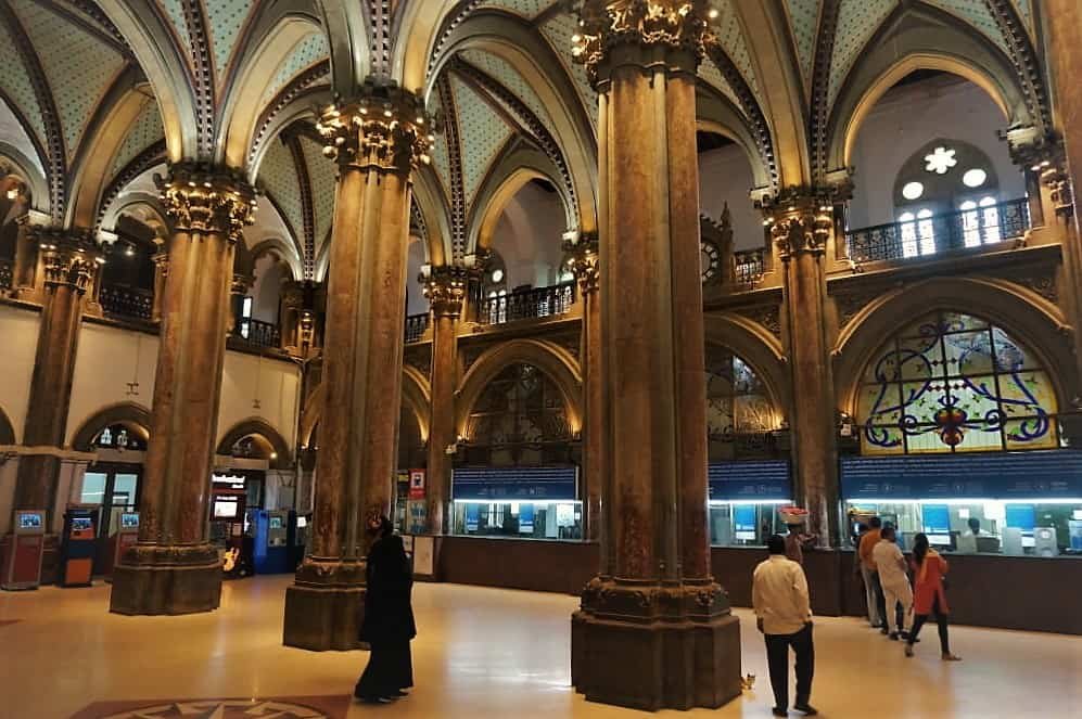 One day in Mumbai layover guide. Inside Victoria Station
